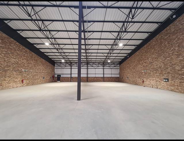 1,756M² WAREHOUSE TO LET IN RIVERSANDS